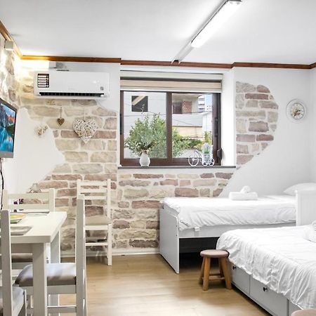 Solhouse Apartamento Gjirokastër Exterior foto