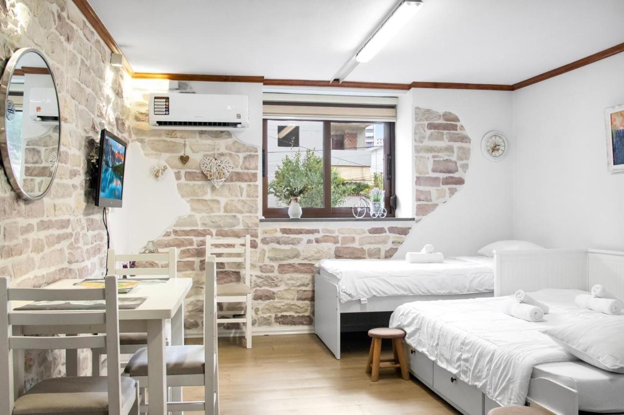 Solhouse Apartamento Gjirokastër Exterior foto